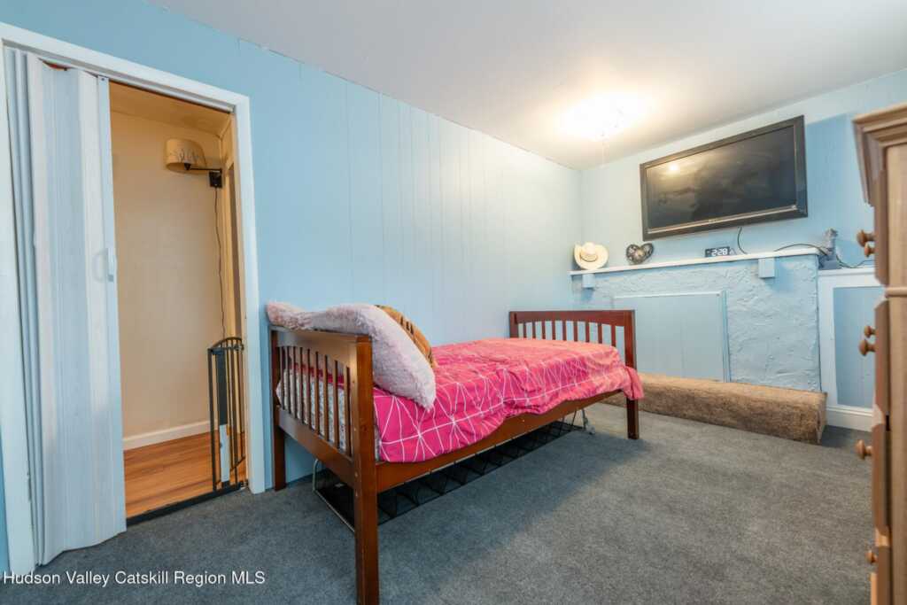 411 Linderman Avenue, Kingston, NY 12401 - Photo 41 of 50