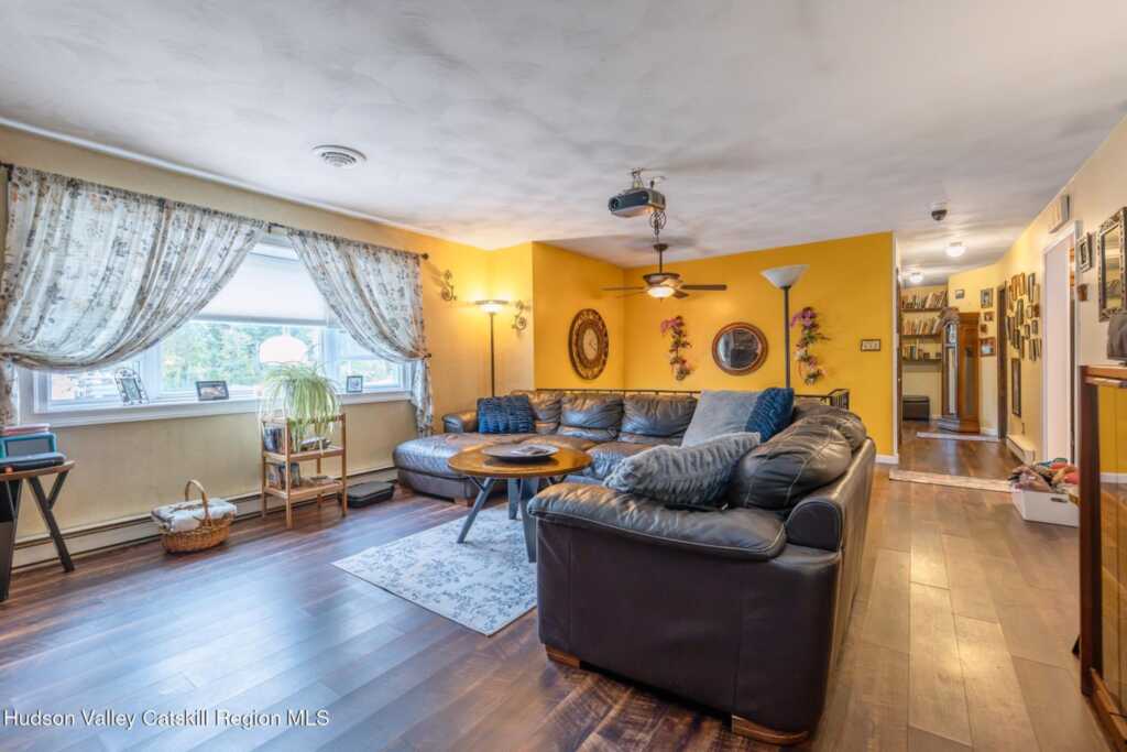 411 Linderman Avenue, Kingston, NY 12401 - Photo 8 of 50