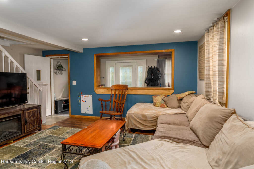 21 3rd Avenue, Kingston, NY 12401 - Photo 2 of 15