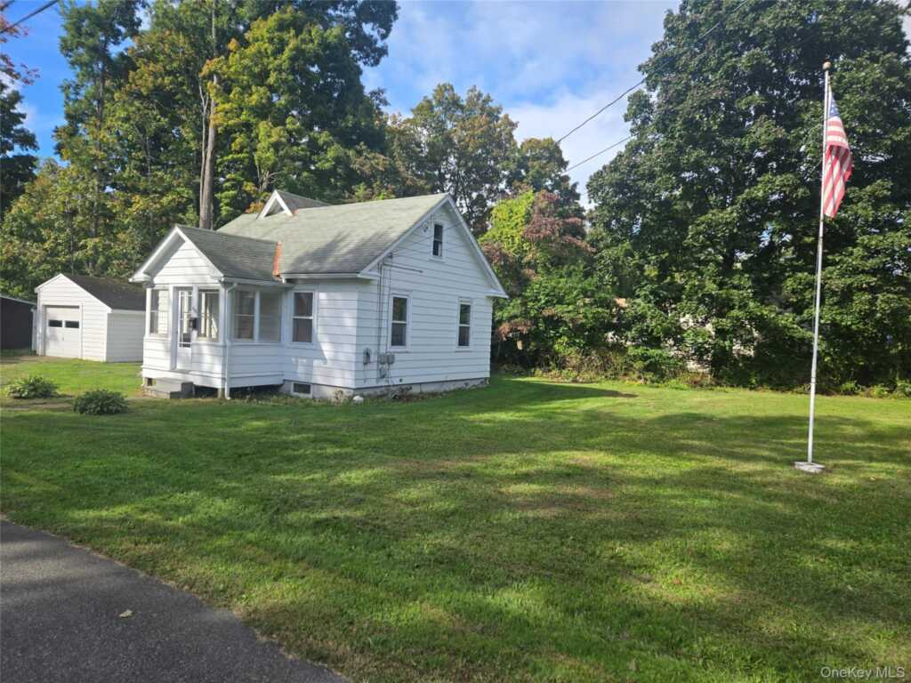60 violet Place, Rhinebeck, NY 12572 - Photo 2 of 12
