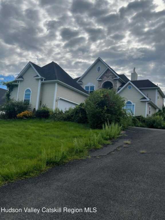 67 Latham Circle, Saugerties, NY 12477