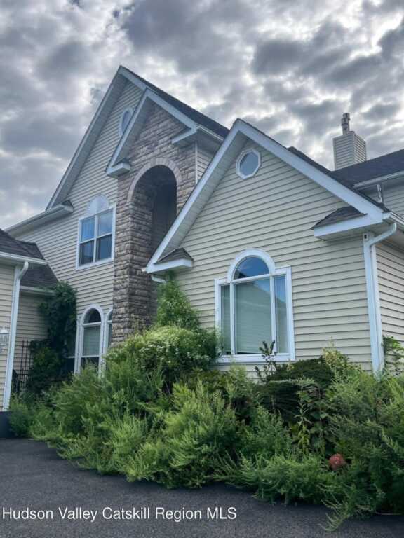 67 Latham Circle, Saugerties, NY 12477 - Photo 3 of 44