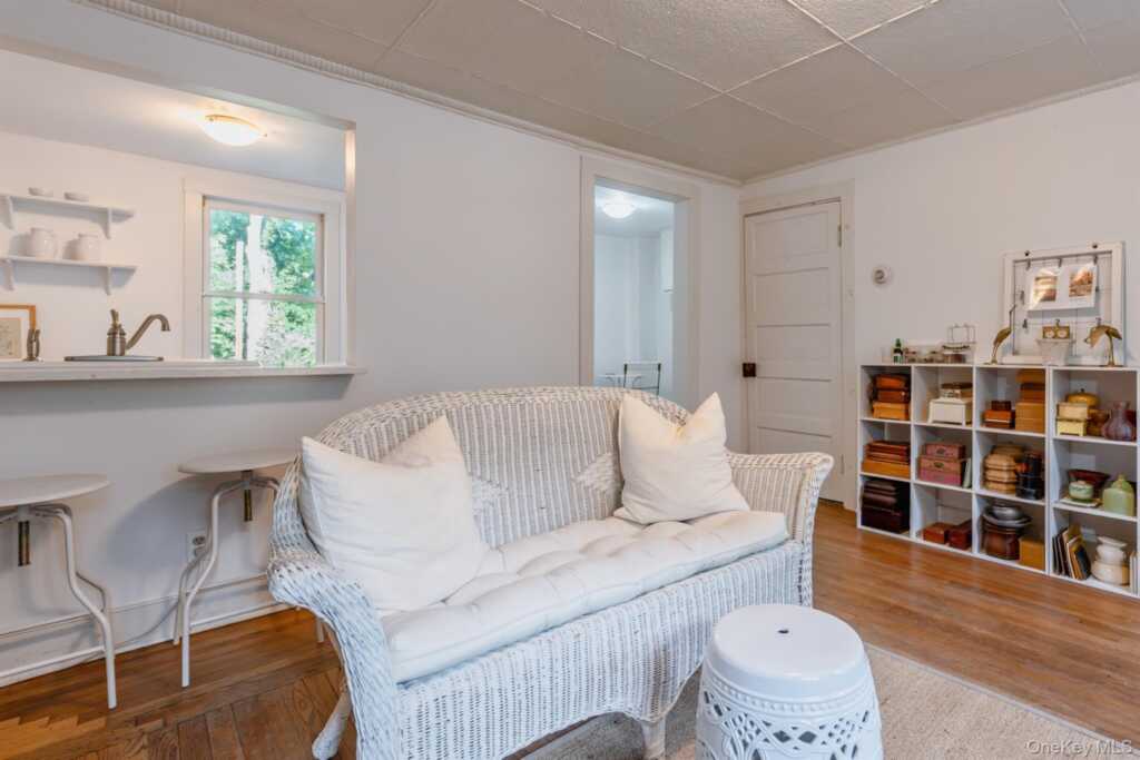 48 Tompkins Street, Kingston, NY 12401 - Photo 11 of 36