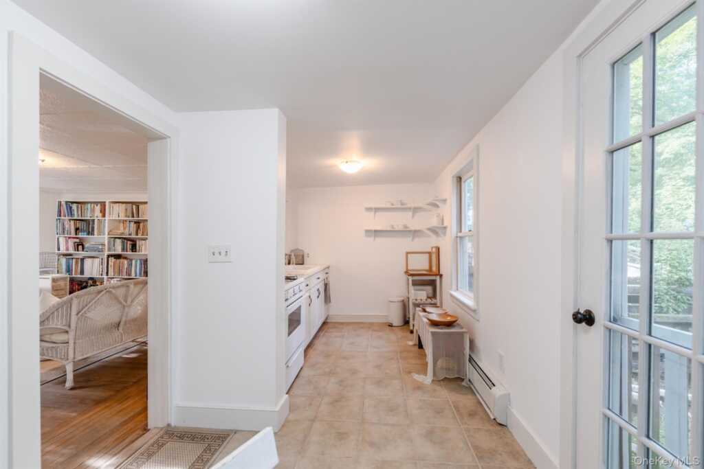 48 Tompkins Street, Kingston, NY 12401 - Photo 14 of 36