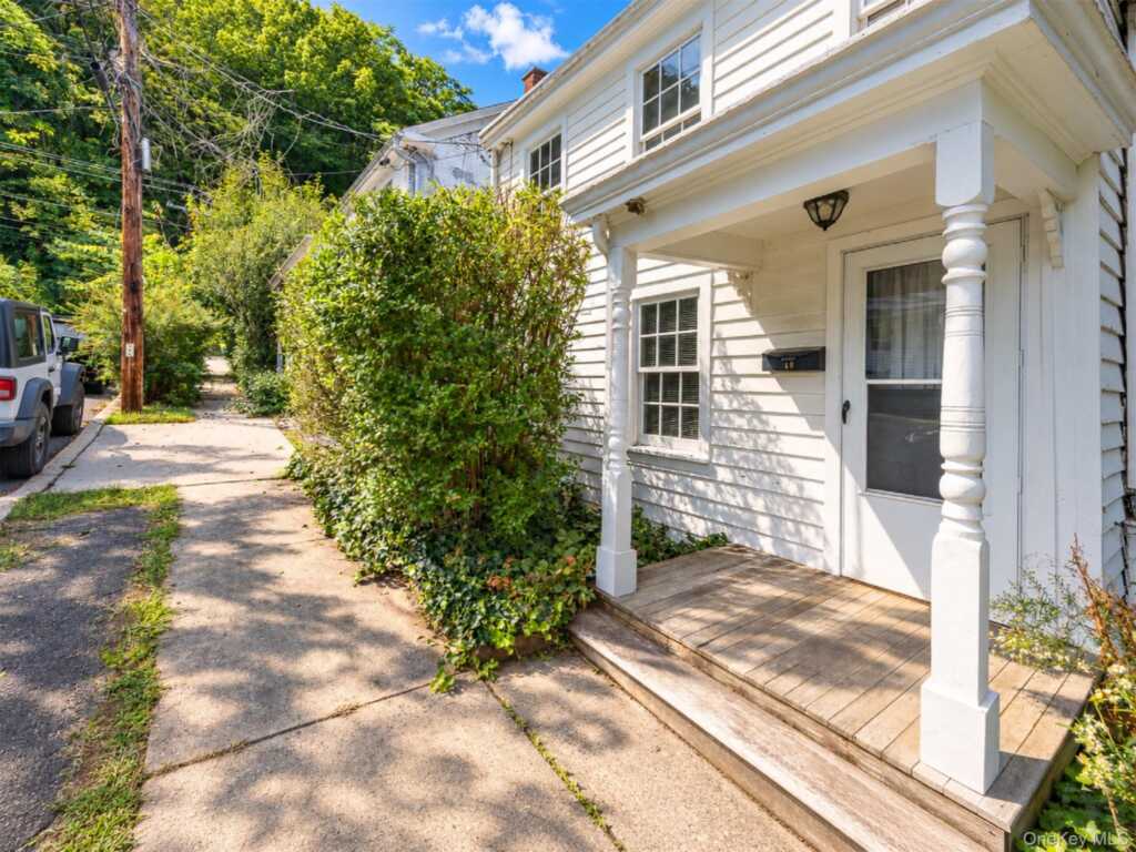 48 Tompkins Street, Kingston, NY 12401 - Photo 2 of 36