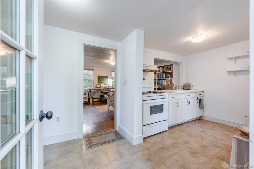 48 Tompkins Street, Kingston, NY 12401 - Photo 20 of 36