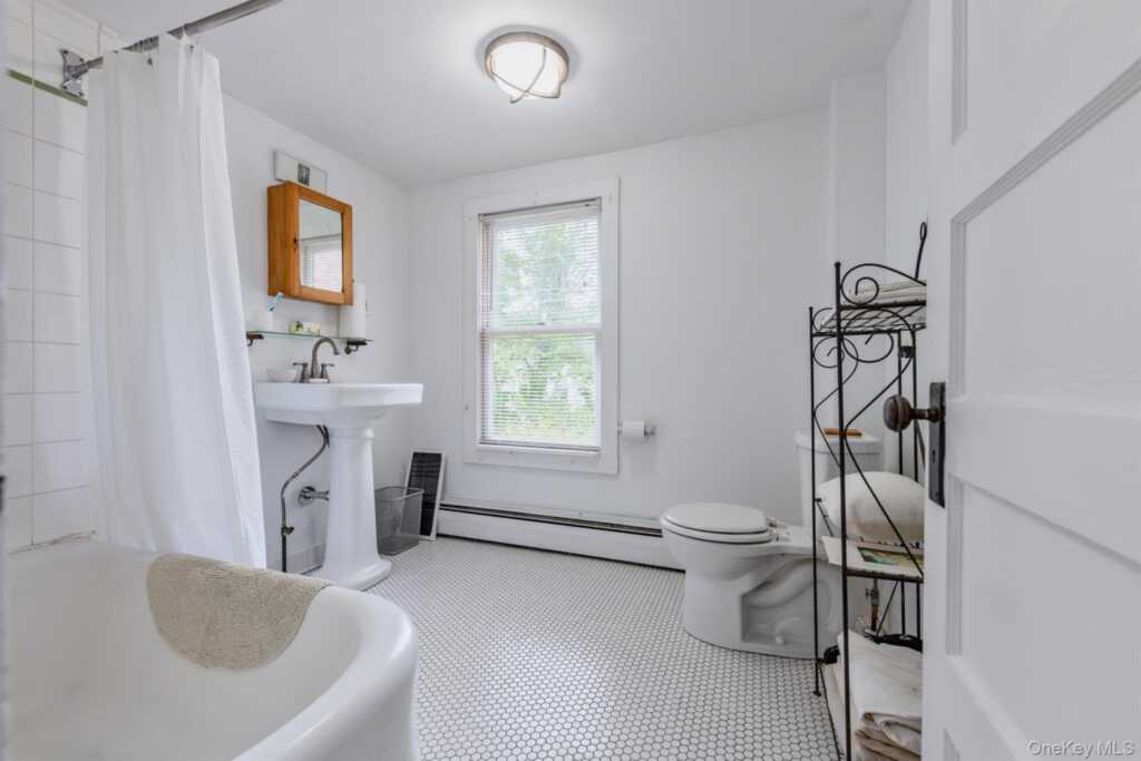 48 Tompkins Street, Kingston, NY 12401 - Photo 23 of 36