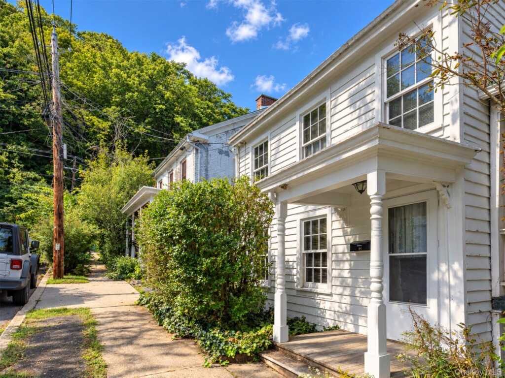 48 Tompkins Street, Kingston, NY 12401 - Photo 3 of 36