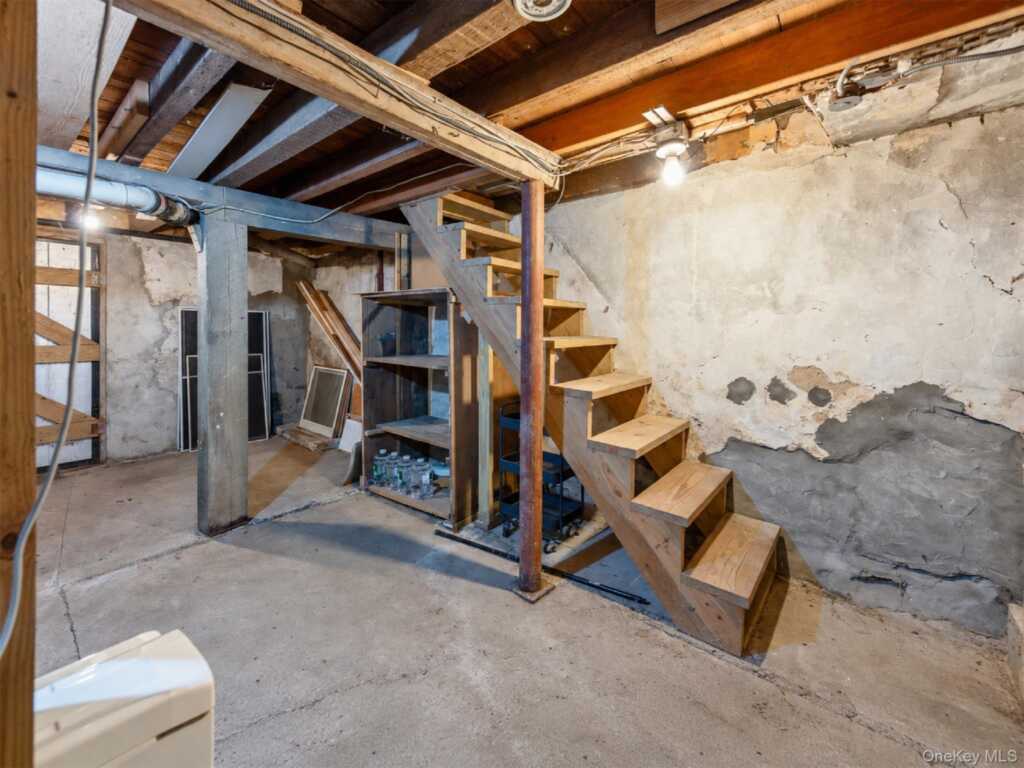 48 Tompkins Street, Kingston, NY 12401 - Photo 34 of 36