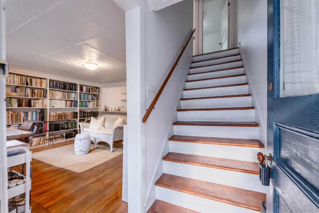 48 Tompkins Street, Kingston, NY 12401 - Photo 5 of 36