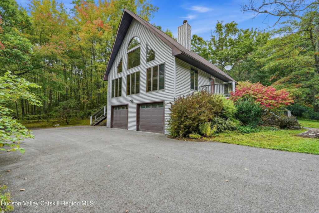 66 Scal Bo Road, Saugerties, NY 12477