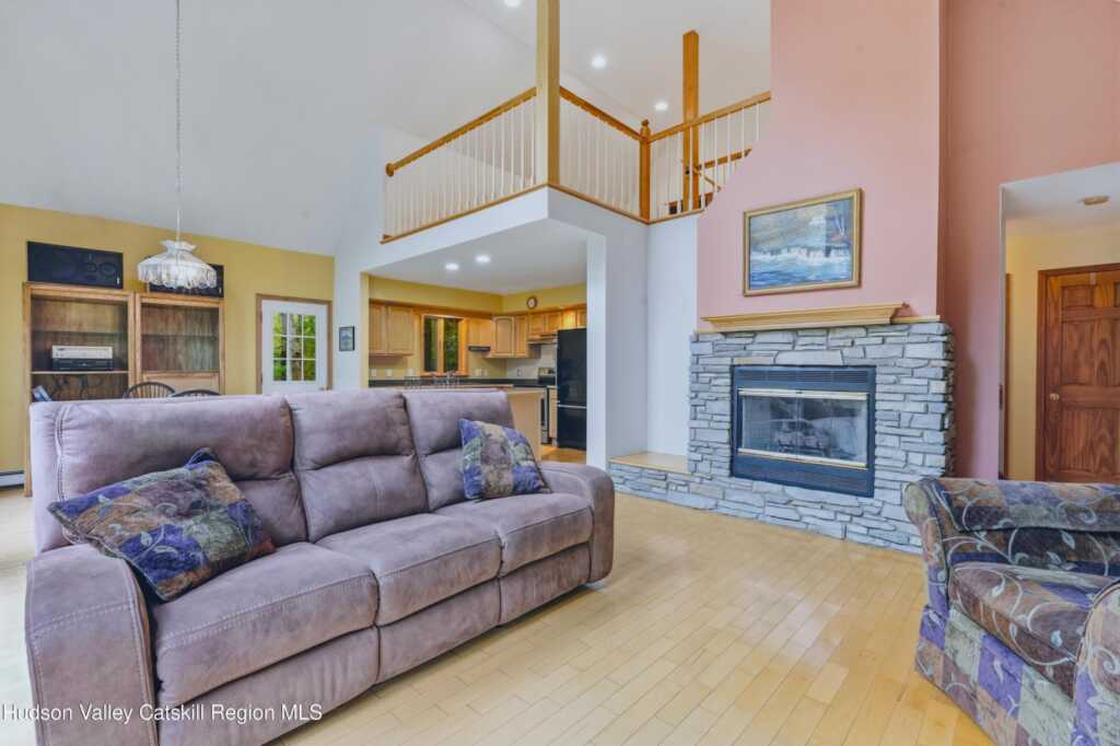 66 Scal Bo Road, Saugerties, NY 12477 - Photo 4 of 32