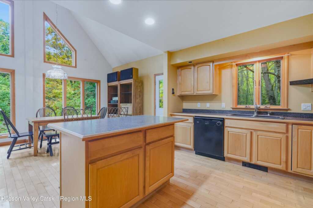 66 Scal Bo Road, Saugerties, NY 12477 - Photo 9 of 32