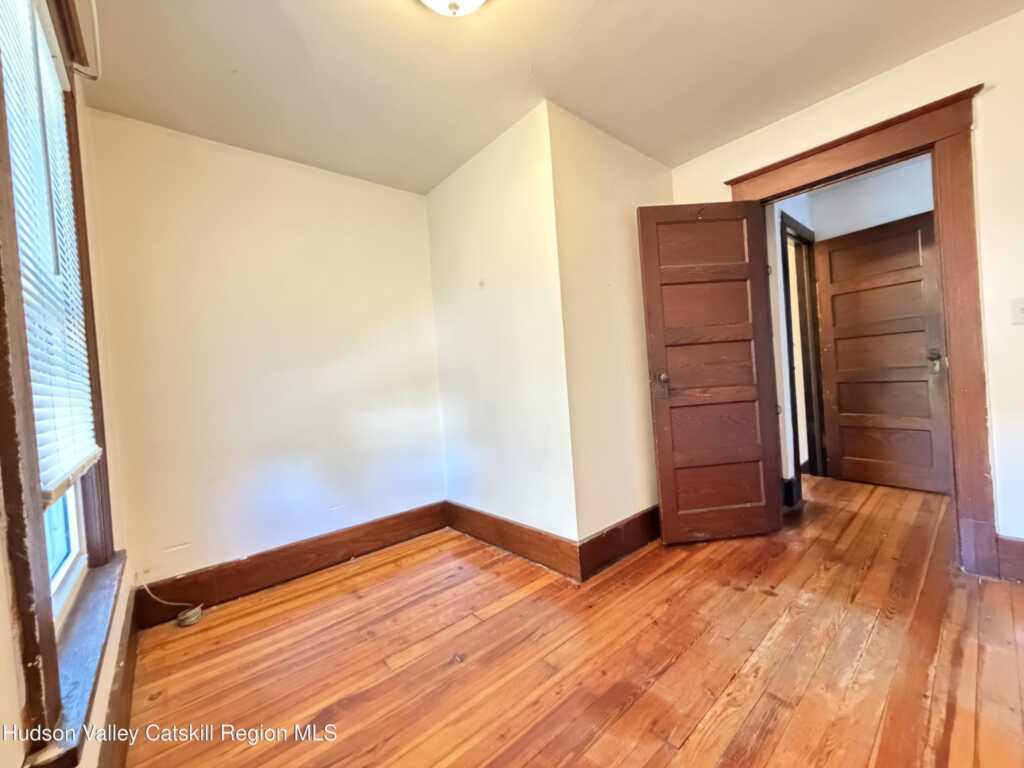 252 Elmendorf Street, Kingston, NY 12401 - Photo 13 of 17