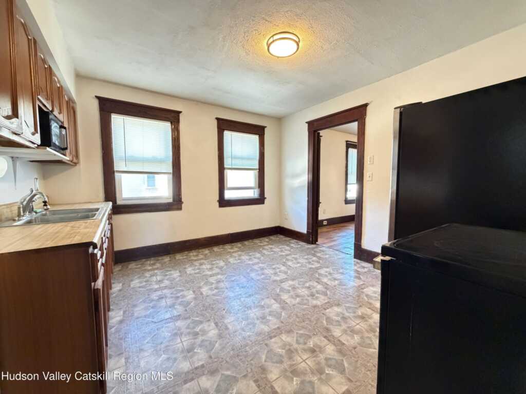 252 Elmendorf Street, Kingston, NY 12401 - Photo 6 of 17