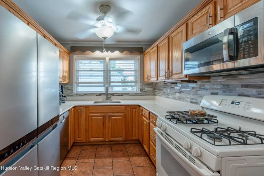 608 Plainfield Street, Kingston, NY 12401 - Photo 3 of 48