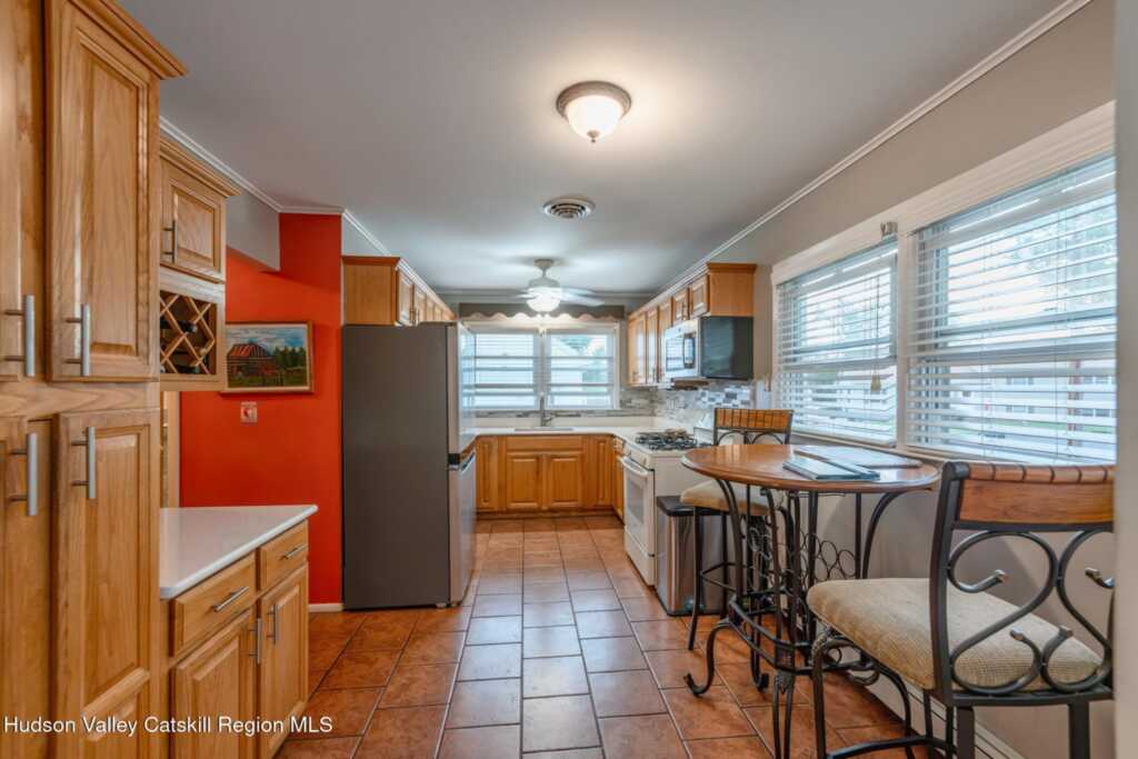 608 Plainfield Street, Kingston, NY 12401 - Photo 5 of 48
