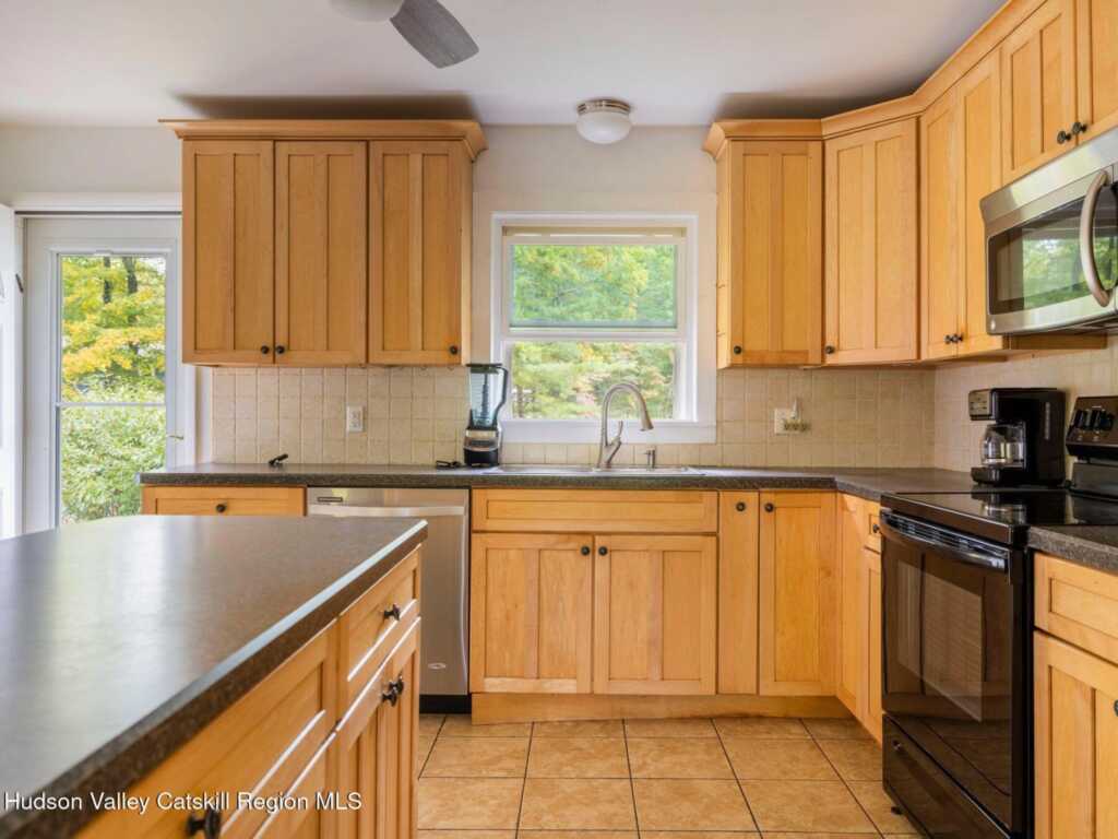 5 Van De Bogart Road, Woodstock, NY 12498 - Photo 9 of 36
