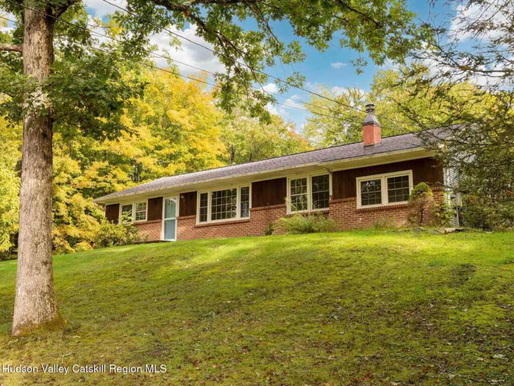 5 Van De Bogart Road, Woodstock, NY 12498 - Photo 2 of 36