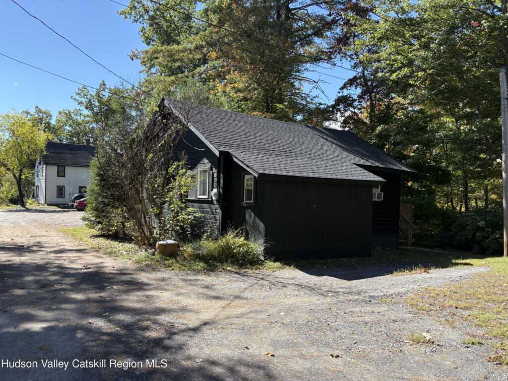 15 Jackson Hill Rd Road, Saugerties, NY 12477 - Photo 2 of 16