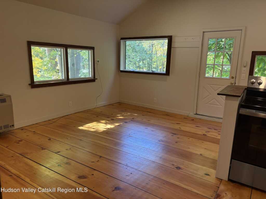 15 Jackson Hill Rd Road, Saugerties, NY 12477 - Photo 6 of 16