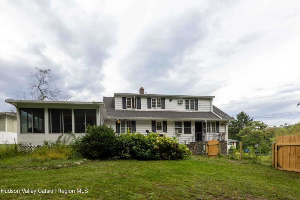 5 Garden Court, Saugerties, NY 12477 - Photo 3 of 46