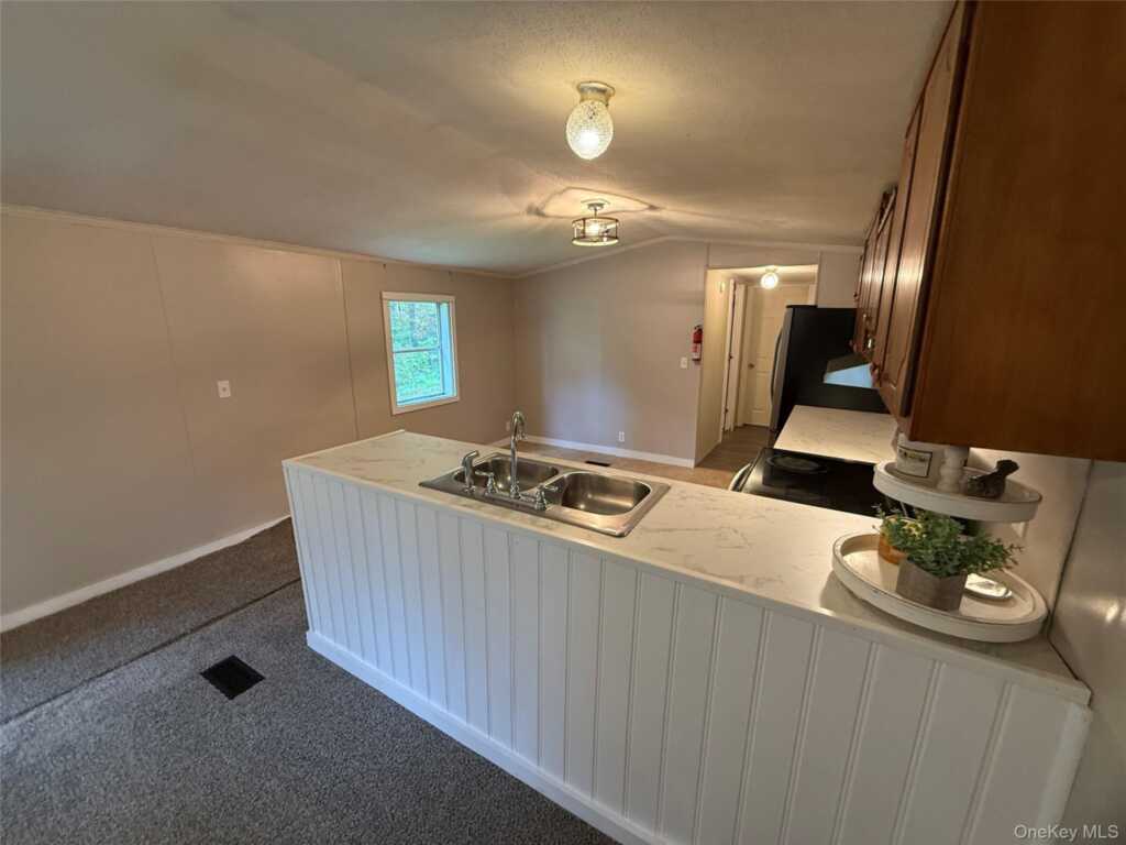 25 Fawn Road, Unit #8, Saugerties, NY 12477 - Photo 8 of 27