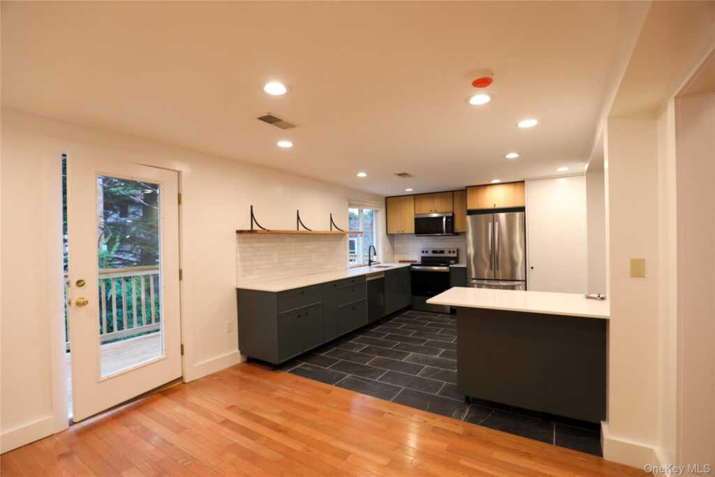730 Broadway, Unit #2, Kingston, NY 12401 - Photo 12 of 19