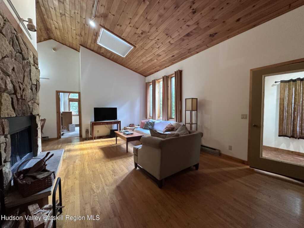50 Christie Court, Phoenicia, NY 12464 - Photo 18 of 41