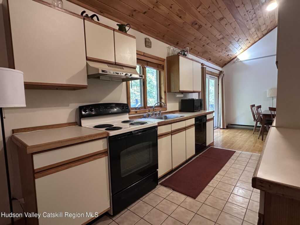 50 Christie Court, Phoenicia, NY 12464 - Photo 19 of 41