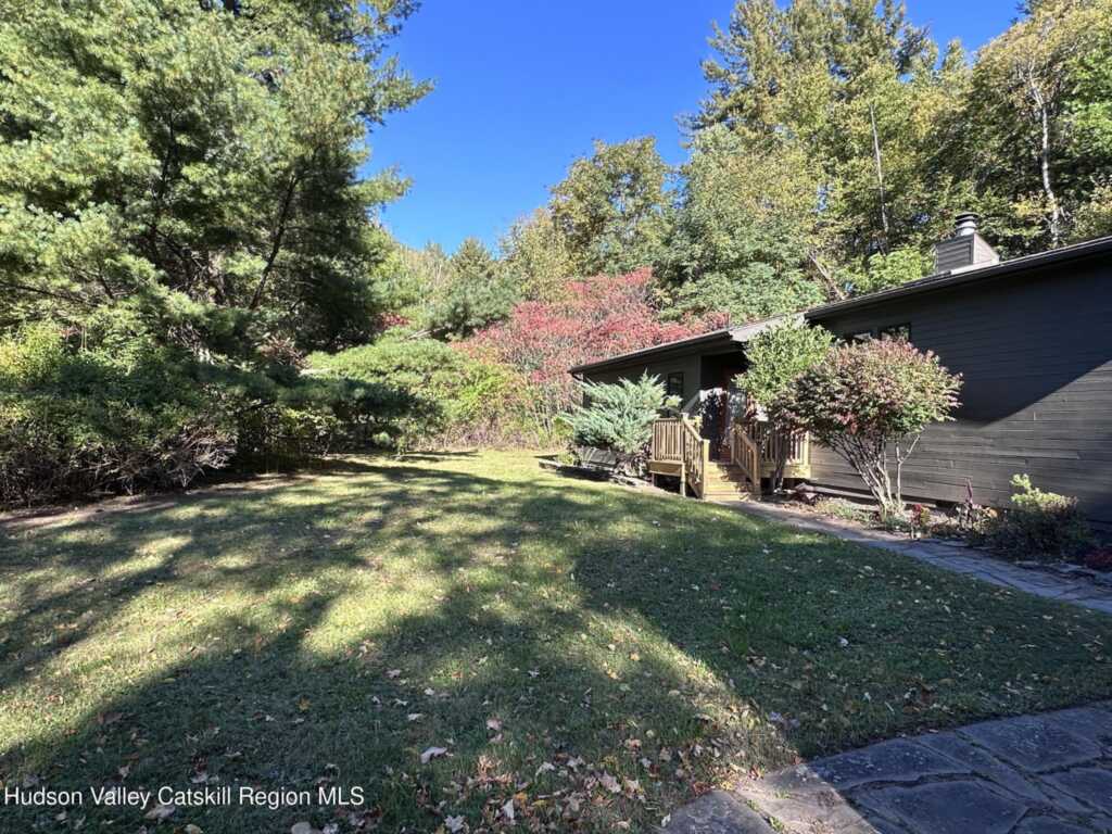 50 Christie Court, Phoenicia, NY 12464 - Photo 2 of 41