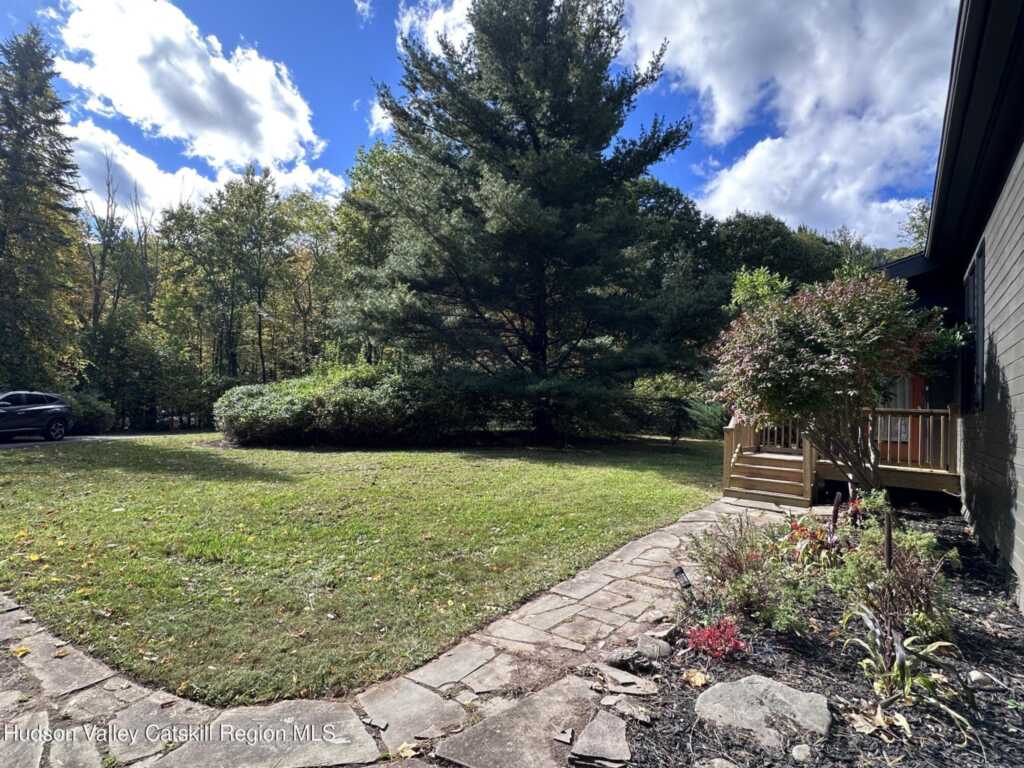 50 Christie Court, Phoenicia, NY 12464 - Photo 3 of 41