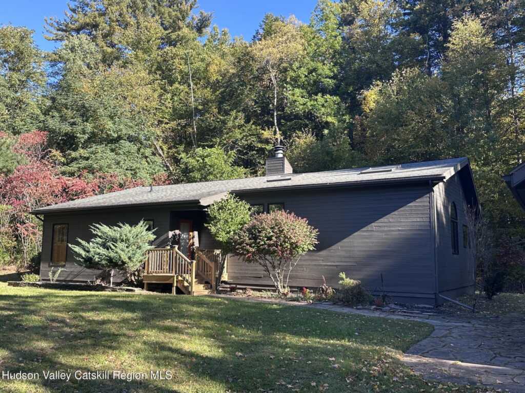 50 Christie Court, Phoenicia, NY 12464 - Photo 4 of 41