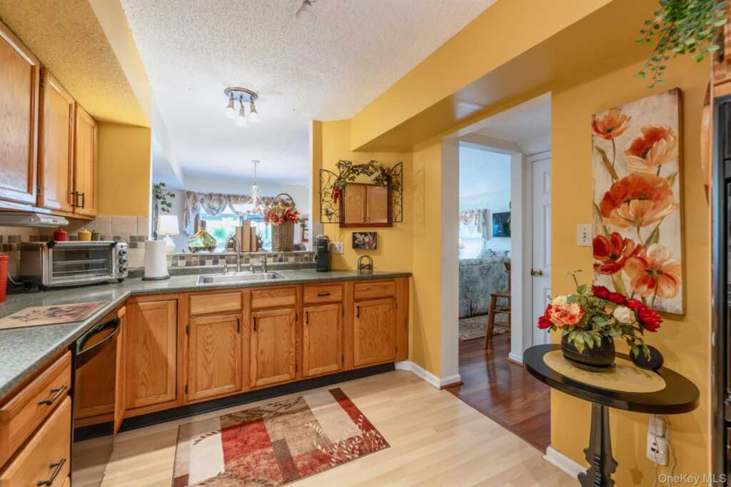 1 Cottonwood Circle, Saugerties, NY 12477 - Photo 14 of 50