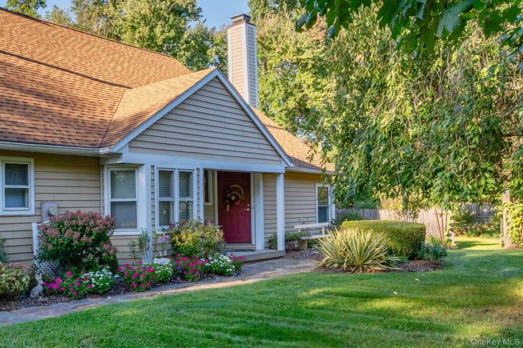1 Cottonwood Circle, Saugerties, NY 12477 - Photo 2 of 50