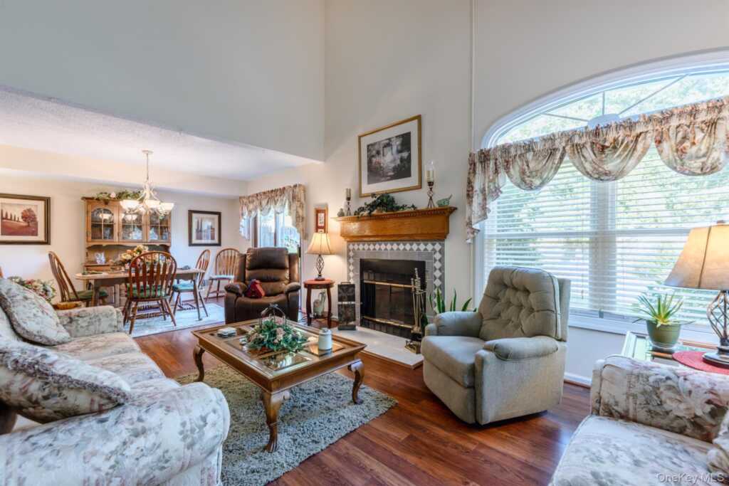 1 Cottonwood Circle, Saugerties, NY 12477 - Photo 4 of 50
