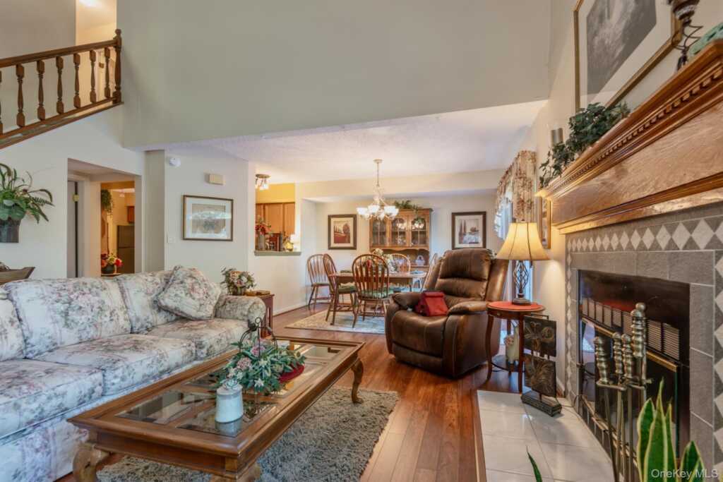 1 Cottonwood Circle, Saugerties, NY 12477 - Photo 5 of 50