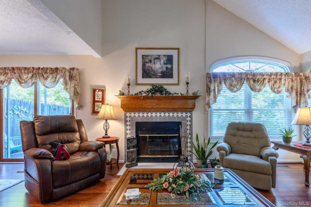 1 Cottonwood Circle, Saugerties, NY 12477 - Photo 6 of 50