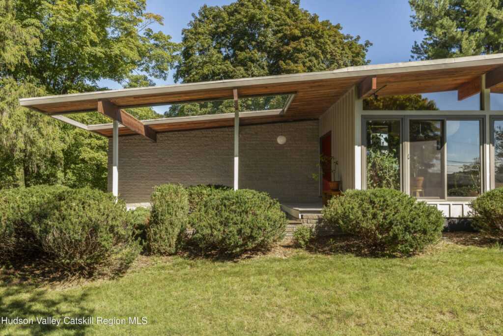 1156 Ulster Landing Road, Saugerties, NY 12477 - Photo 2 of 50