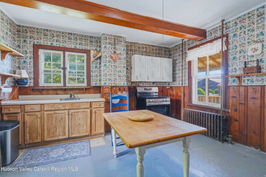 185 Washington Avenue, Saugerties, NY 12477 - Photo 13 of 35