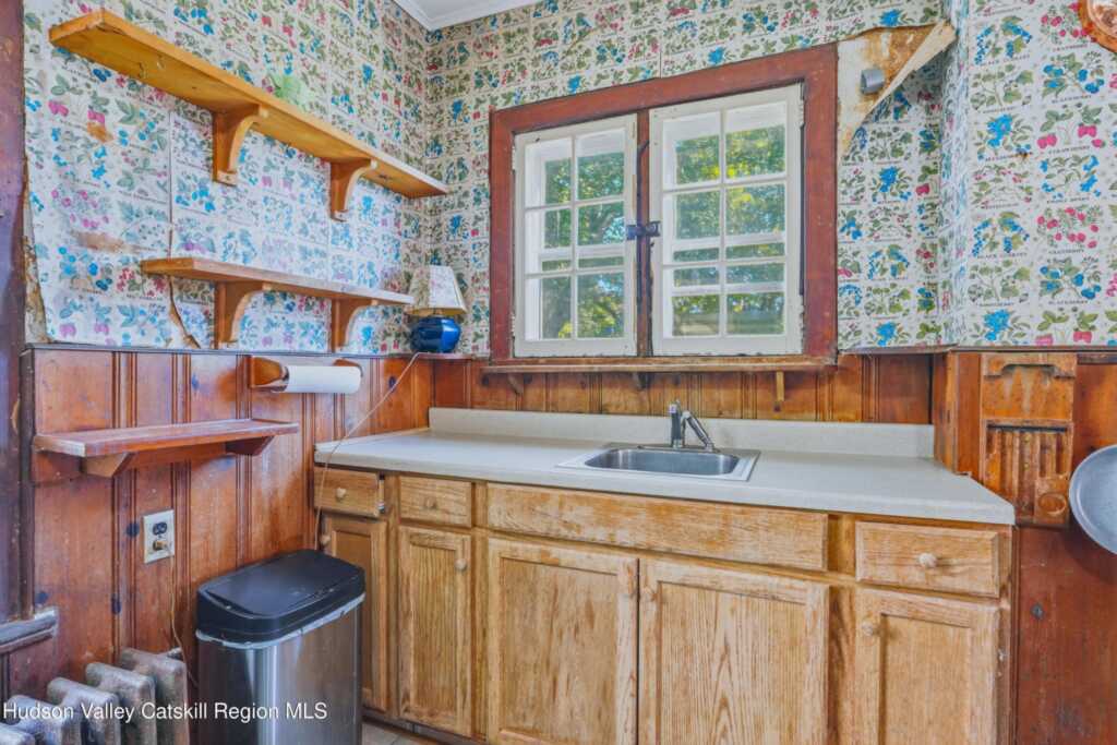 185 Washington Avenue, Saugerties, NY 12477 - Photo 15 of 35
