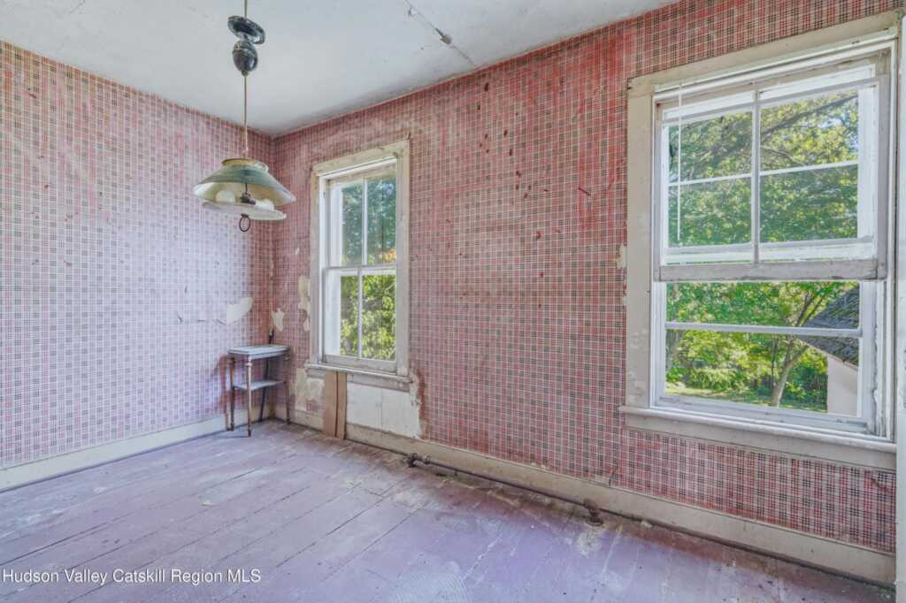 185 Washington Avenue, Saugerties, NY 12477 - Photo 19 of 35