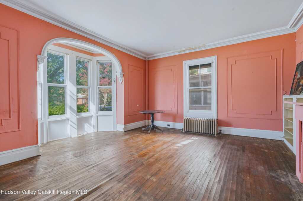 185 Washington Avenue, Saugerties, NY 12477 - Photo 2 of 35