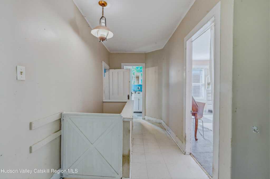 185 Washington Avenue, Saugerties, NY 12477 - Photo 23 of 35