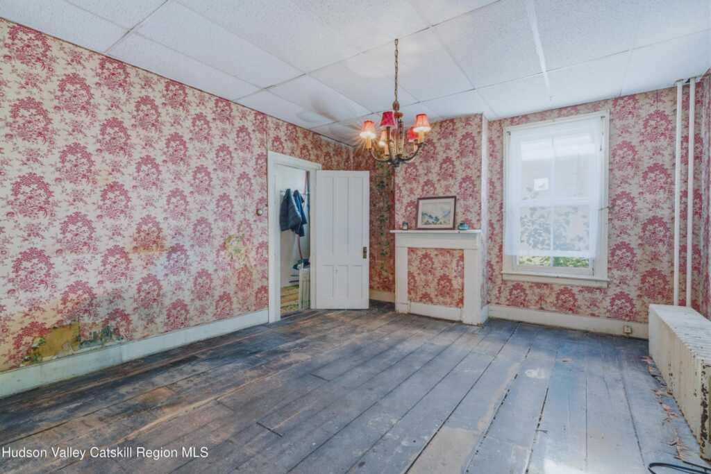 185 Washington Avenue, Saugerties, NY 12477 - Photo 5 of 35