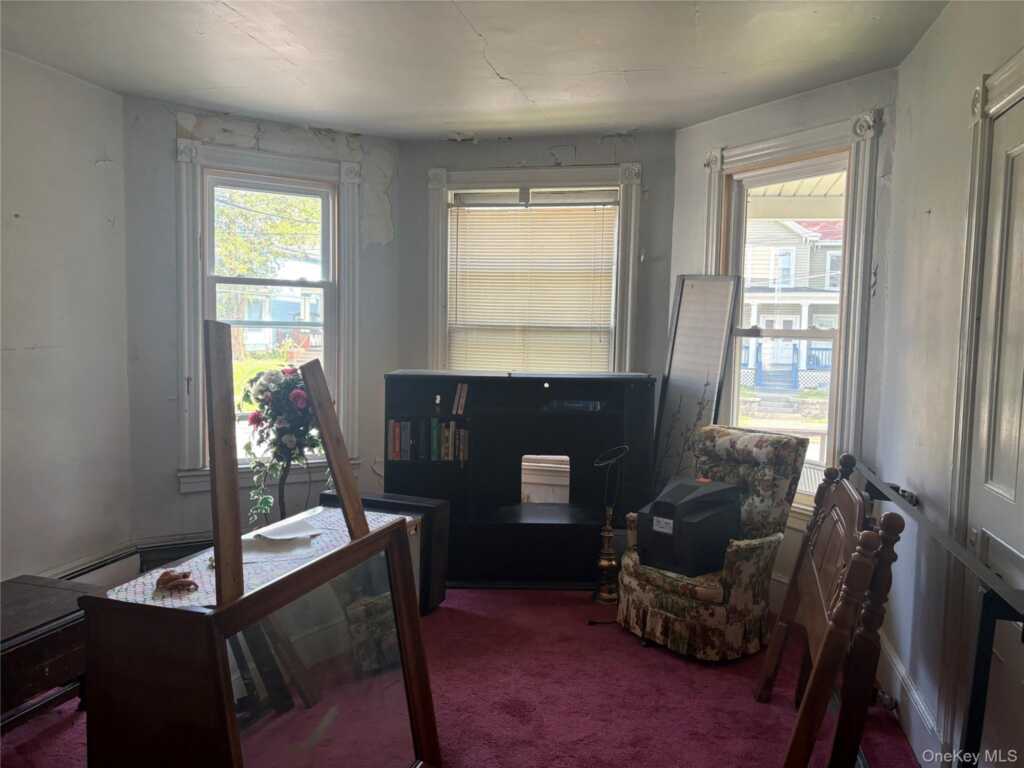37 Clinton Avenue, Kingston, NY 12401 - Photo 4 of 12
