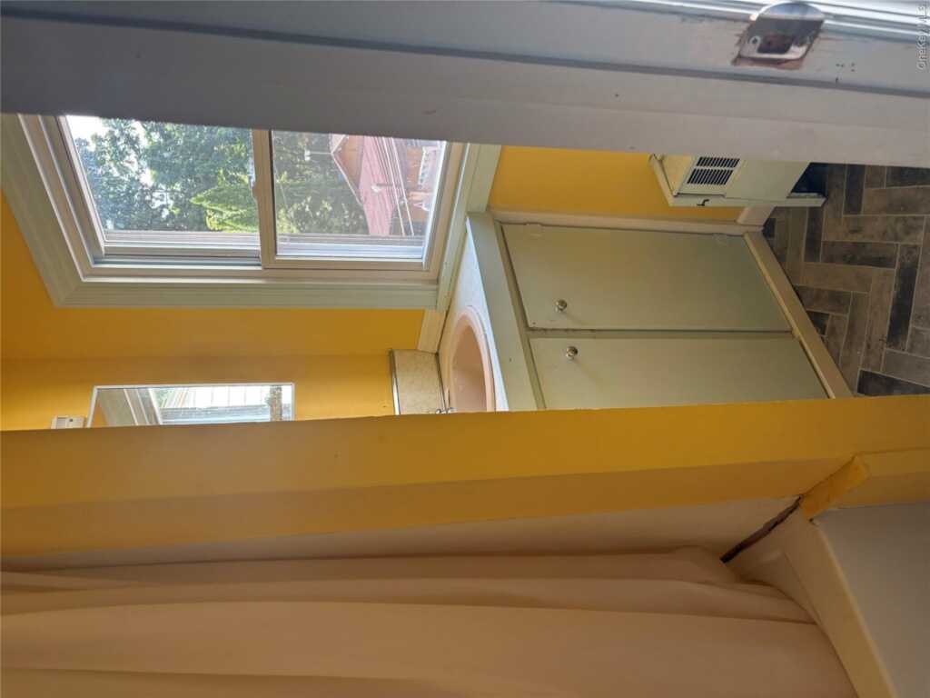37 Clinton Avenue, Kingston, NY 12401 - Photo 8 of 12
