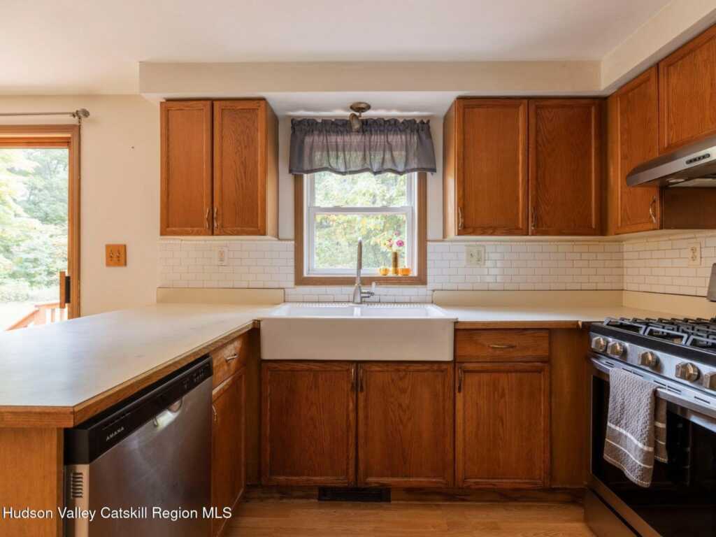 41 Dooley Drive, Saugerties, NY 12477 - Photo 9 of 48