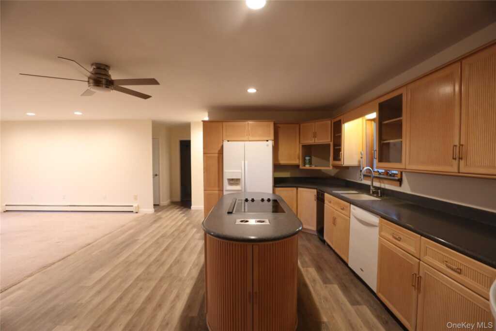 87 Overlook Estates, Unit #4b, Saugerties, NY 12477 - Photo 15 of 23