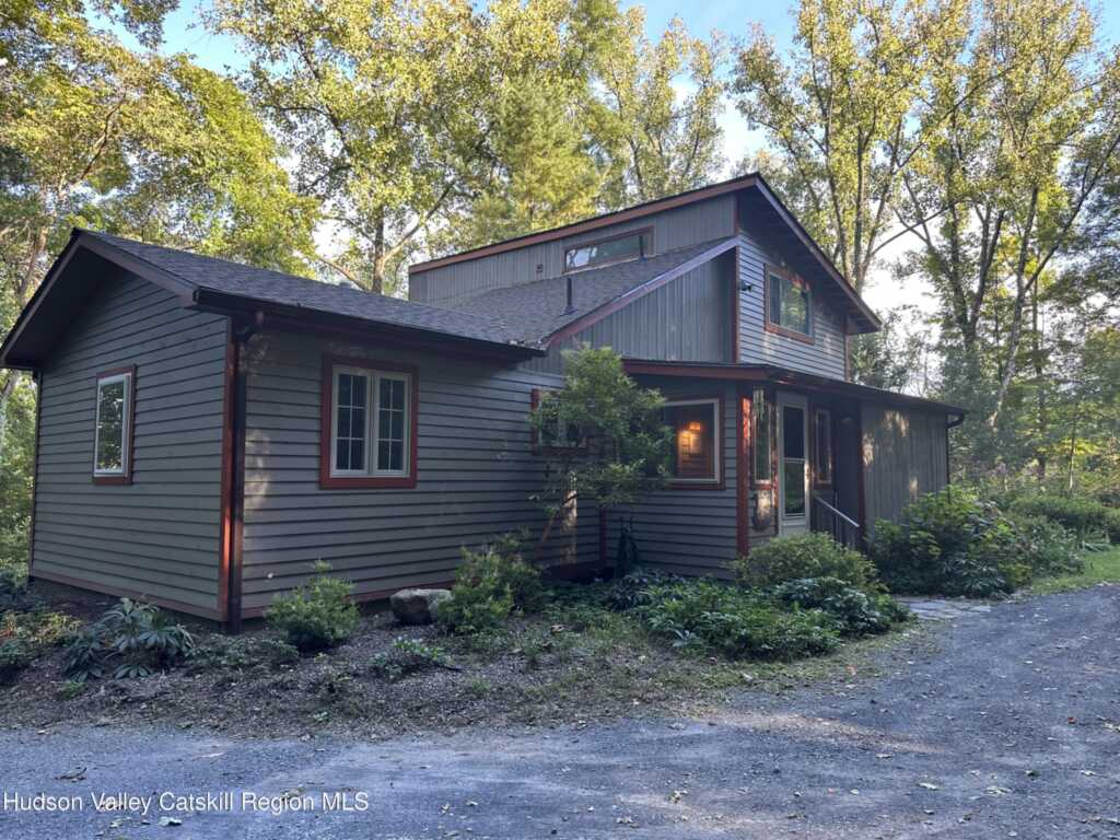 233 Ashokan Road, Kingston, NY 12401 - Photo 4 of 40